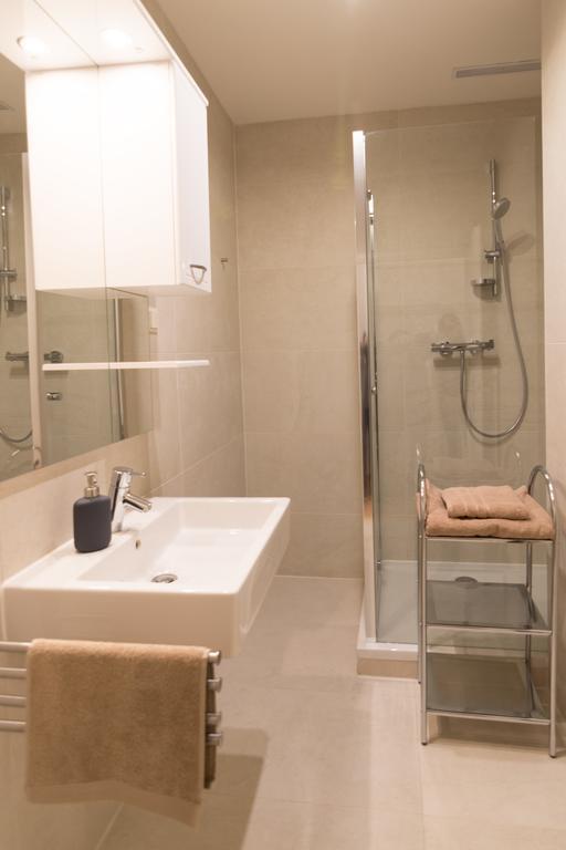 Modern Apartment At Rathaus فيينا المظهر الخارجي الصورة