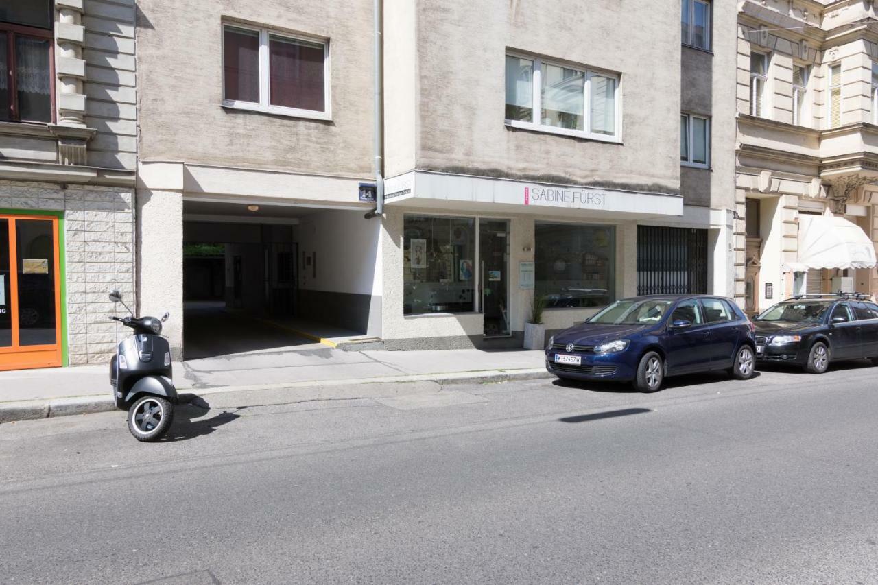 Modern Apartment At Rathaus فيينا المظهر الخارجي الصورة